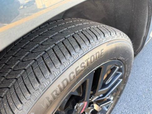 Used 2021 GMC Yukon Denali w/ Denali Premium Package image 17