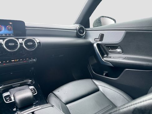 Used 2020 Mercedes-Benz CLA 250 image 22