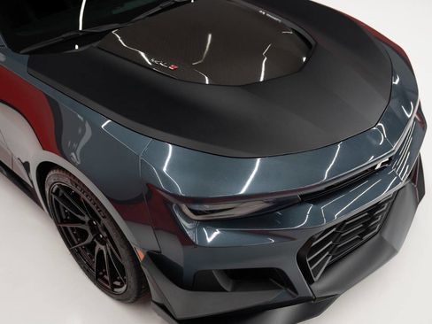 Used 2019 Chevrolet Camaro ZL1 RWD image 8