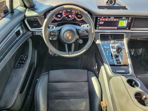 Used 2022 Porsche Panamera GTS image 12