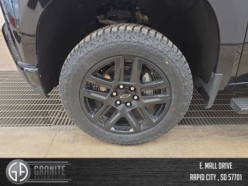 Used 2021 Chevrolet Silverado 1500 LT Trail Boss w/ Convenience Package II image 27