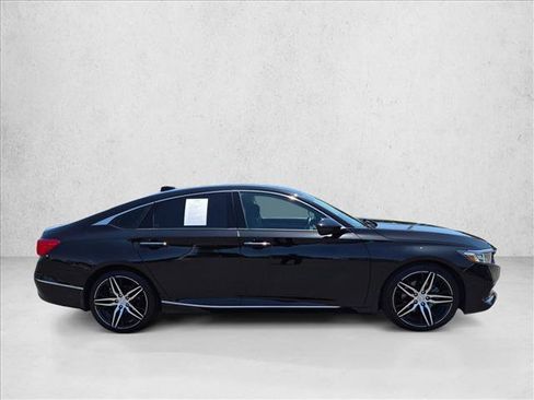 Used 2021 Honda Accord Touring image 4