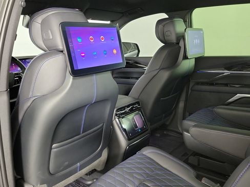 Used 2026 Cadillac Escalade IQ Sport 1 w/ LPO, Floor Liner Package AWD/4WD image 13