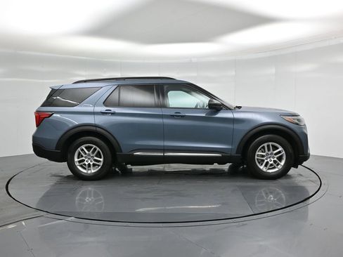 Used 2025 Ford Explorer Active image 25