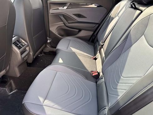 New 2026 Volkswagen Tiguan SE R-Line FWD image 10