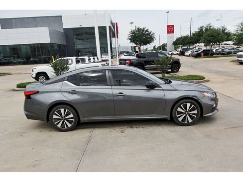 Used 2022 Nissan Altima 2.5 SR FWD image 7