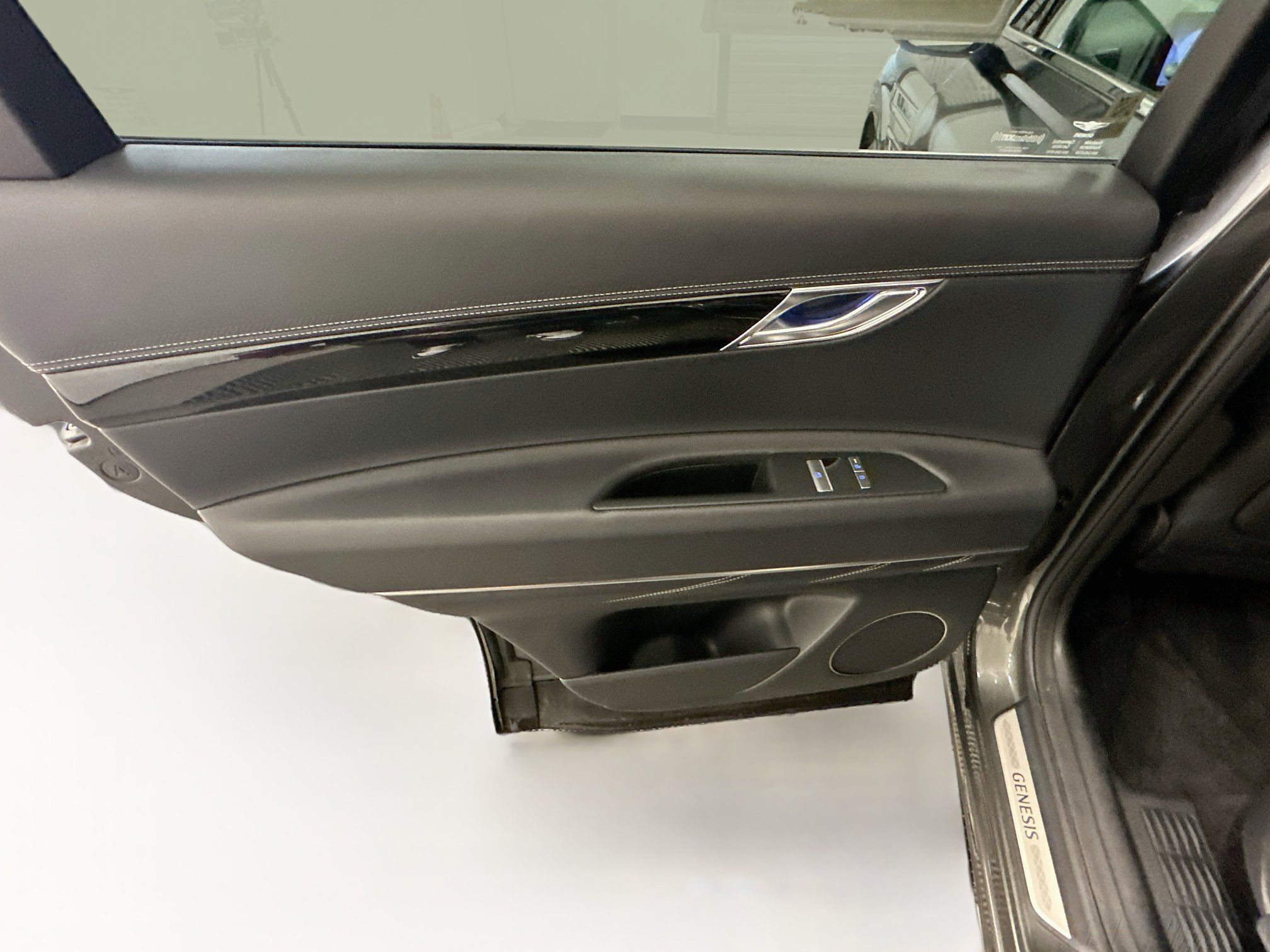 Used 2025 Genesis GV80 2.5T Standard AWD/4WD image 26