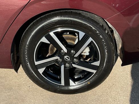 Used 2025 Nissan Sentra SV image 8