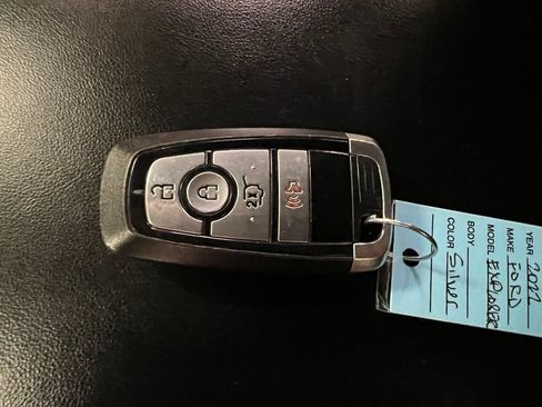 Used 2022 Ford Explorer XLT RWD image 33
