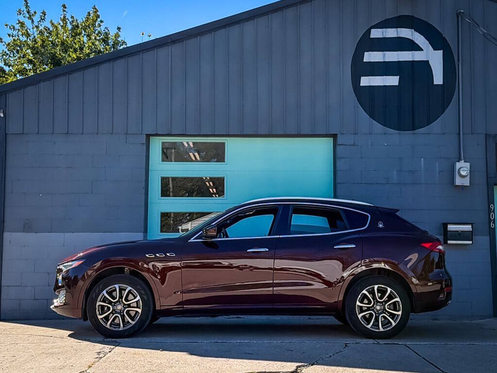 Used 2017 Maserati Levante S AWD/4WD image 3