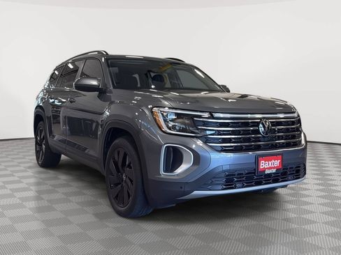 Used 2024 Volkswagen Atlas SE AWD/4WD image 18