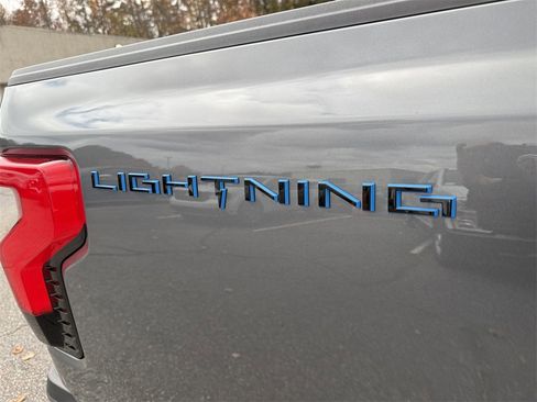 Used 2023 Ford F150 Lightning Lariat image 19