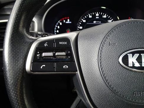 Used 2019 Kia Sorento SX image 26