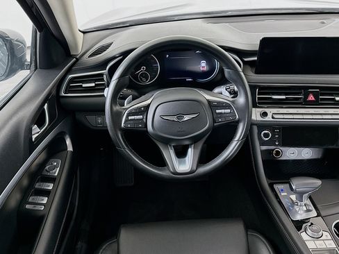 Used 2025 Genesis G70 2.5T RWD image 18