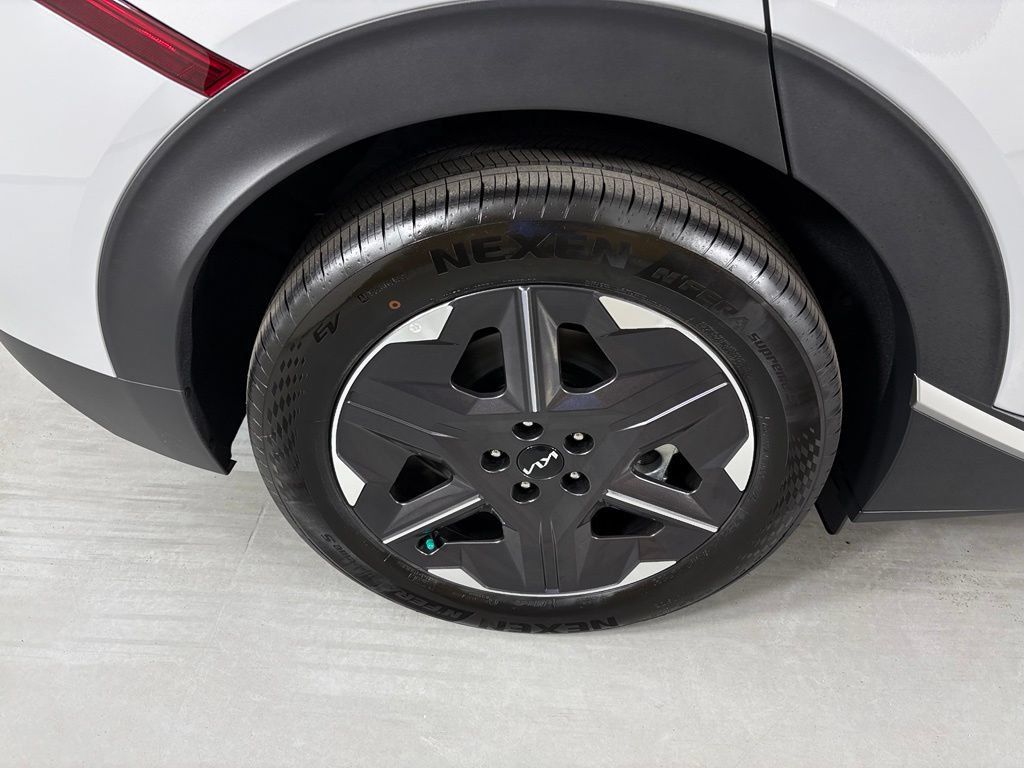 New 2026 Kia EV6 Light RWD image 11