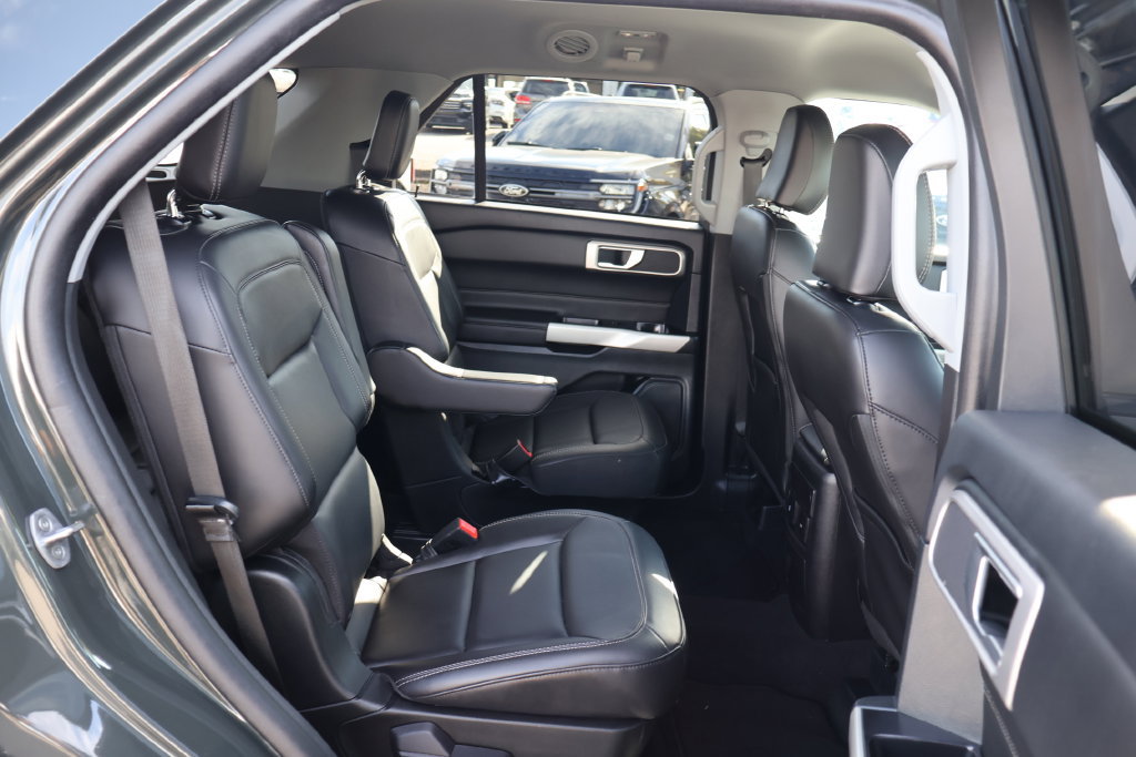 Used 2023 Ford Explorer XLT w/ Equipment Group 202A AWD/4WD image 25