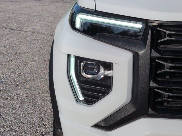 Used 2024 GMC Canyon Elevation w/ Elevation Premium Package RWD image 9
