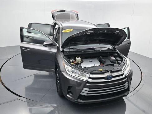 Used 2018 Toyota Highlander LE image 63