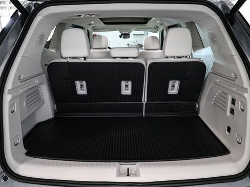 New 2026 Buick Enclave Avenir w/ Super Cruise Package AWD/4WD image 17