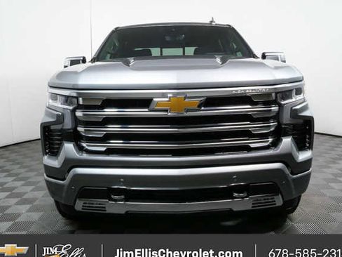 New 2026 Chevrolet Silverado 1500 High Country AWD/4WD image 32