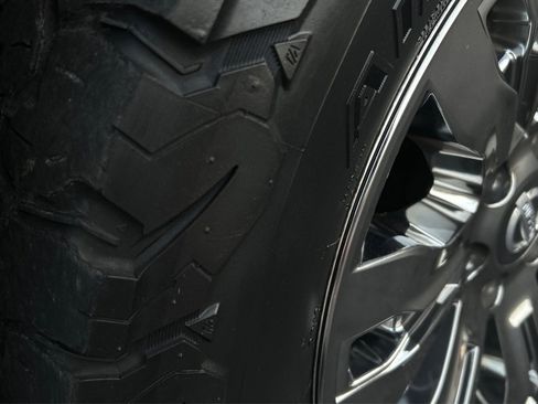 Used 2019 Nissan Titan Platinum Reserve image 53