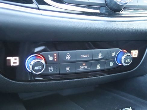 Used 2023 Buick Enclave Avenir w/ Avenir Technology Package AWD/4WD image 8