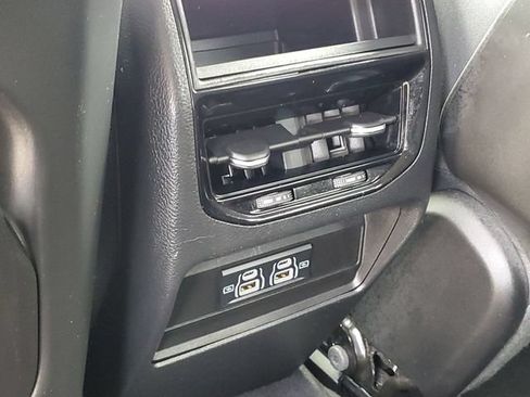 Used 2023 Jeep Grand Cherokee Laredo AWD/4WD image 32