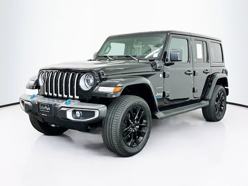 Used 2022 Jeep Wrangler Sahara w/ Cold Weather Group image 3