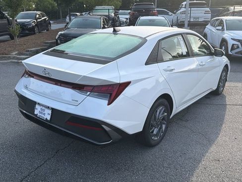 New 2026 Hyundai Elantra Hybrid FWD image 8