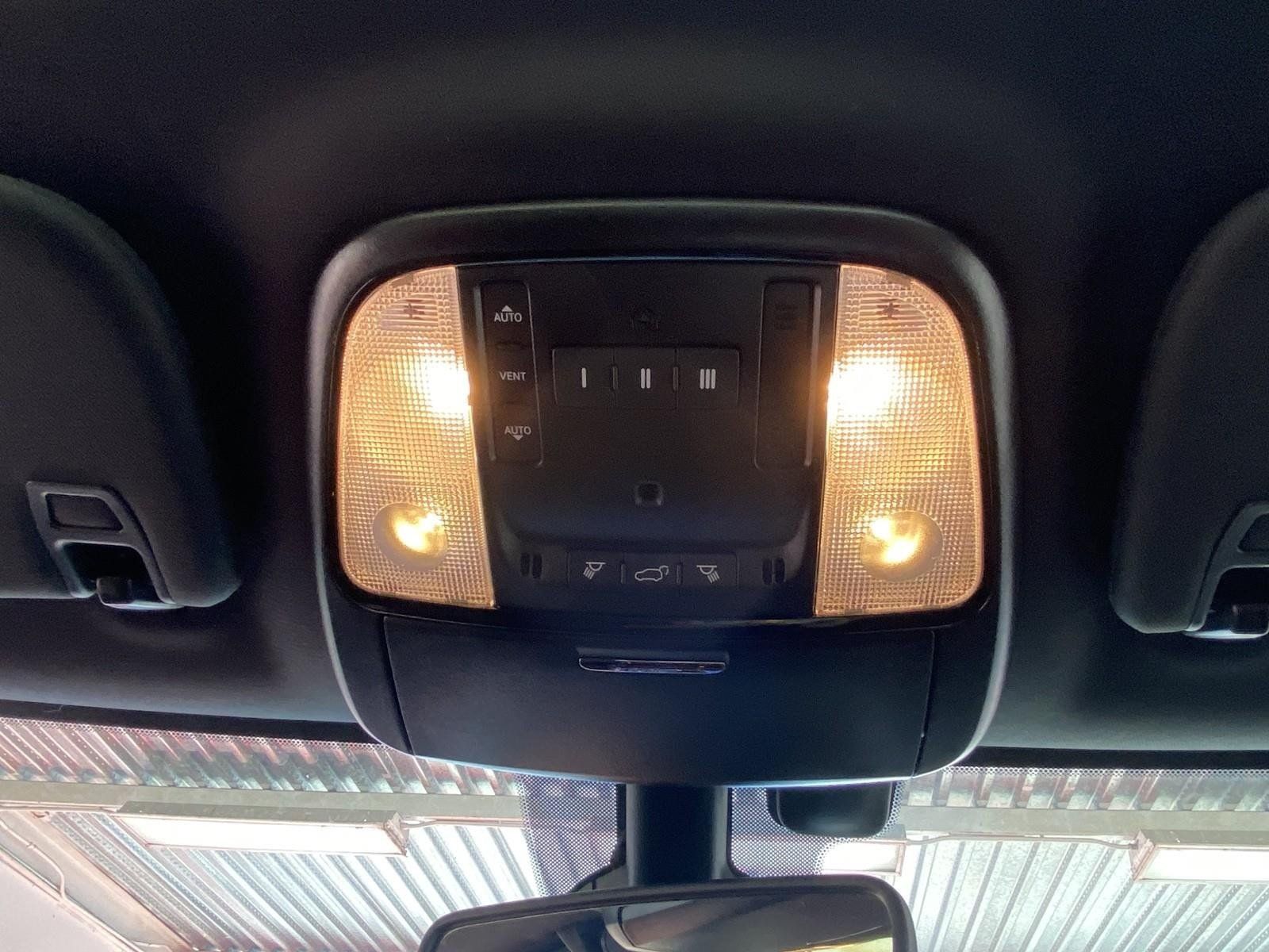 Used 2021 Dodge Durango R/T w/ Blacktop Package AWD/4WD image 29
