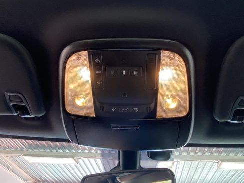 Used 2021 Dodge Durango R/T w/ Blacktop Package AWD/4WD image 29