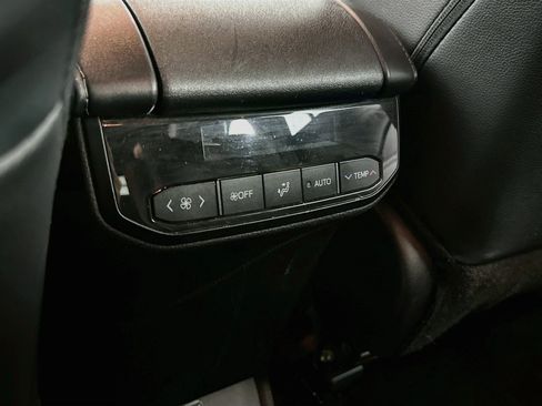 Used 2025 Toyota Highlander XSE AWD/4WD image 28