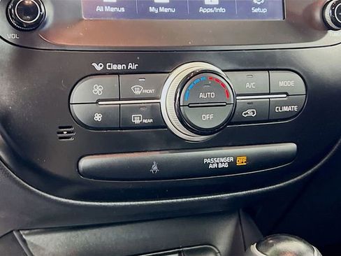 Used 2018 Kia Soul + image 14