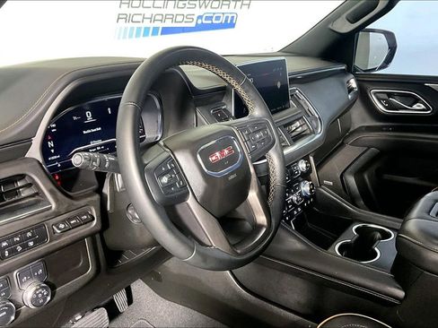 Used 2024 GMC Yukon XL AT4 w/ Technology Package AWD/4WD image 10