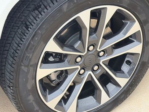 Used 2024 Jeep Grand Cherokee L Overland w/ Luxury Tech Group IV image 11