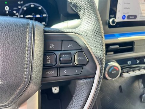 Used 2025 Toyota Tacoma TRD Sport image 27