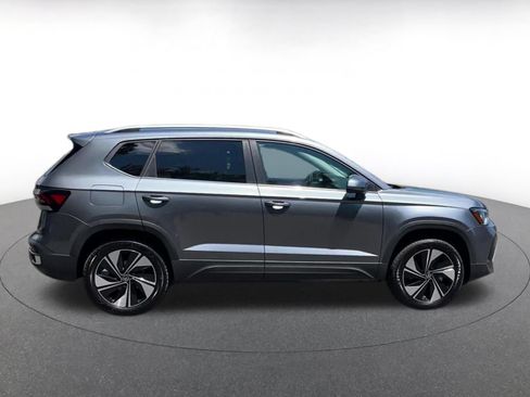 Used 2026 Volkswagen Taos SE AWD/4WD image 16