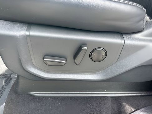 Used 2024 Ford Expedition Max XLT image 10