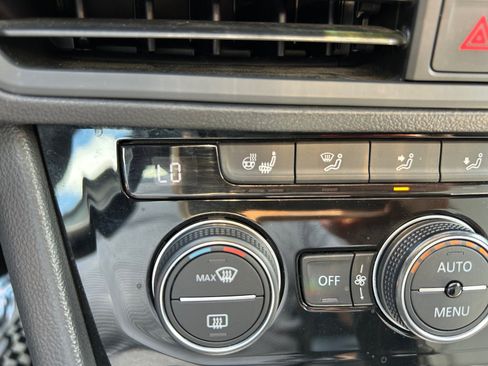Used 2020 Volkswagen Jetta R-Line w/ R-Line Cold Weather Package FWD image 23