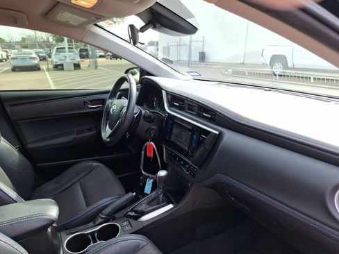Used 2017 Toyota Corolla SE image 33