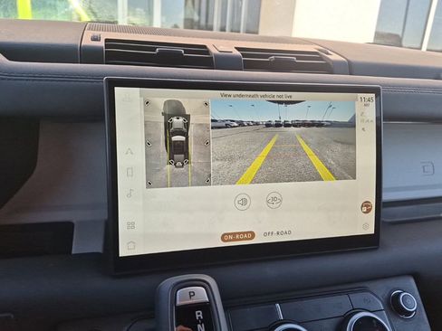 Used 2025 Land Rover Defender 110 S image 16