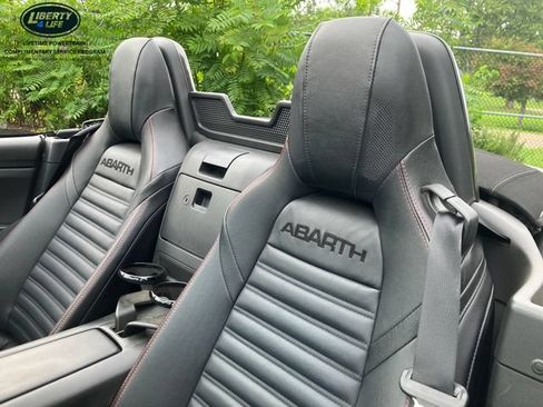 Used 2020 FIAT 124 Spider Abarth w/ Convenience Group RWD image 9