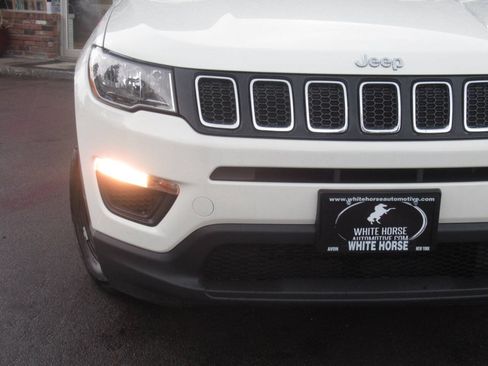 Used 2019 Jeep Compass Sport AWD/4WD image 3