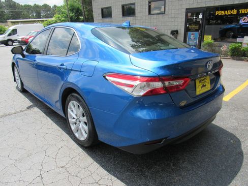 Used 2019 Toyota Camry LE FWD image 6