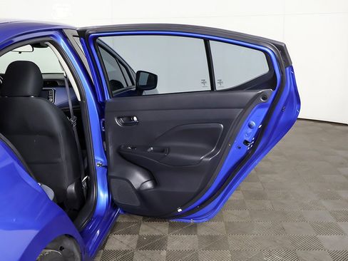 Used 2023 Nissan Versa SV image 18