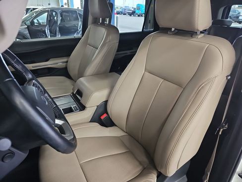 Used 2022 Ford Expedition XLT RWD image 15
