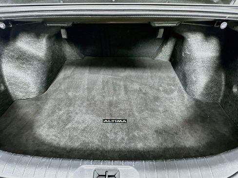 Used 2025 Nissan Altima 2.5 SV FWD image 27