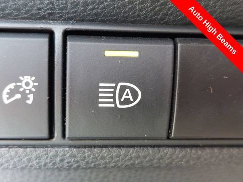 Used 2023 Toyota Corolla Cross LE w/ Moonroof Package AWD/4WD image 16