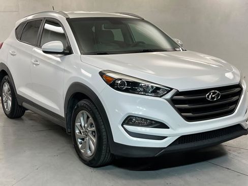 Used 2016 Hyundai Tucson SE w/ Option Group 02 FWD image 7