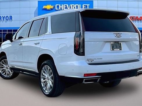 Used 2023 Cadillac Escalade Premium Luxury AWD/4WD image 4